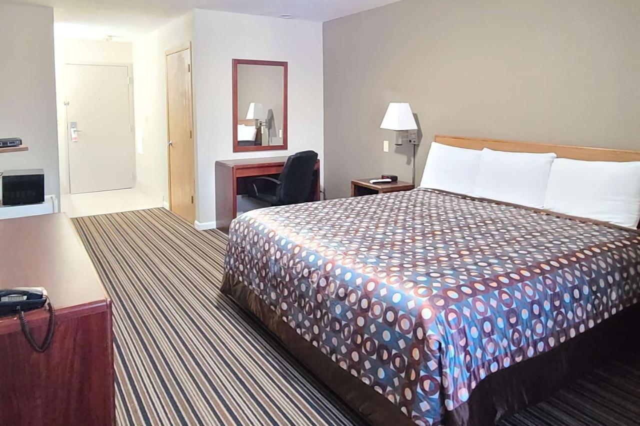 Desoto Inn & Suites Missouri Valley Exteriör bild